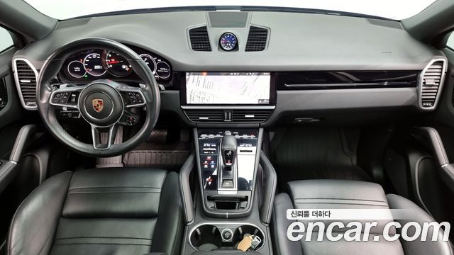 Porsche Cayenne — interior