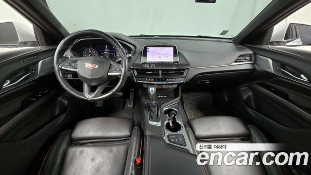 Cadillac CT4 — interior