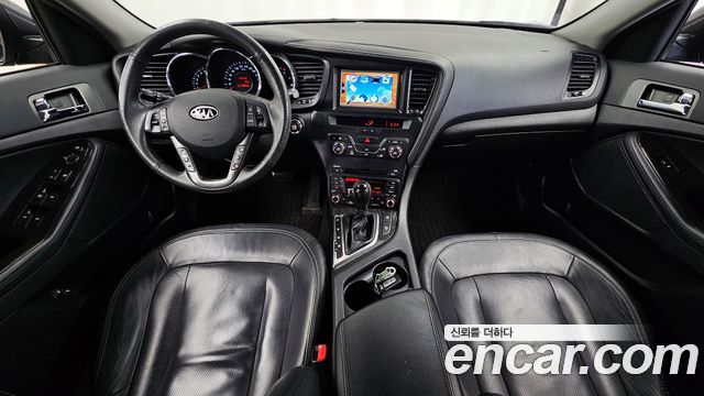 Kia K5 — interior