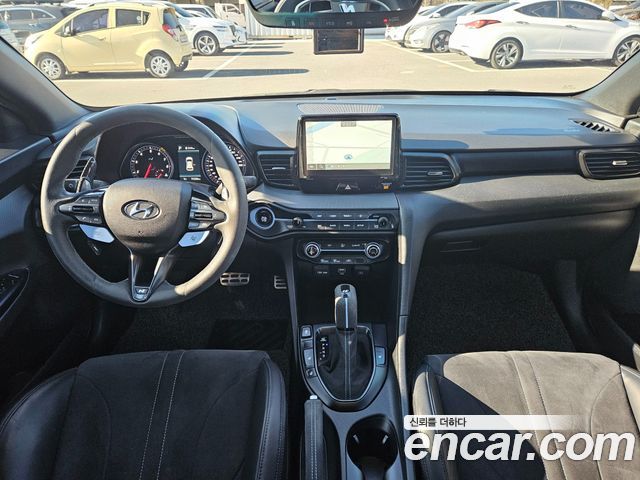 Hyundai Veloster — interior