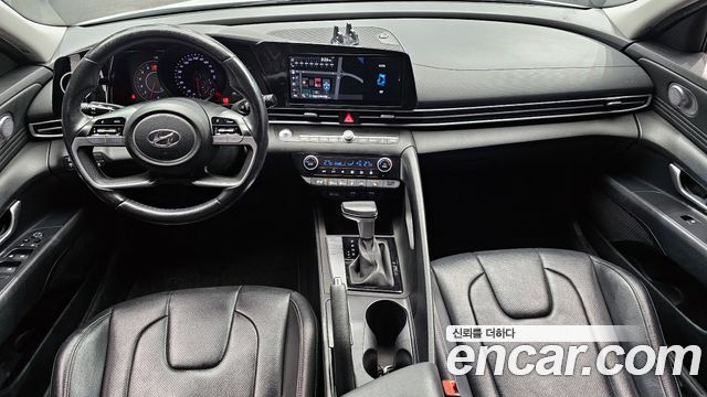 Hyundai Avante — interior