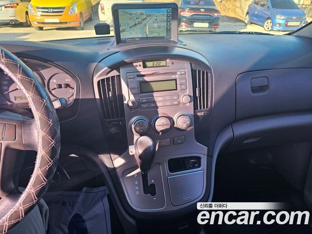 Hyundai Starex — interior