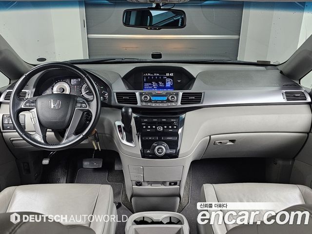 Honda Odyssey — interior