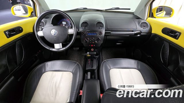Volkswagen Beetle — interior