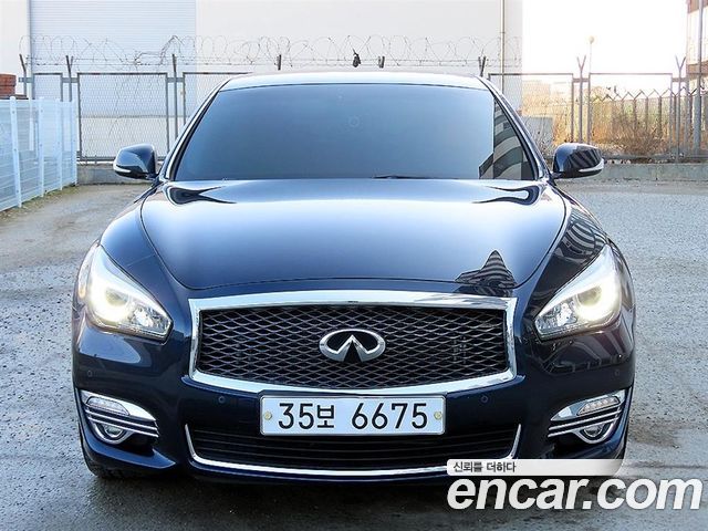 Infiniti Q70 — exterior