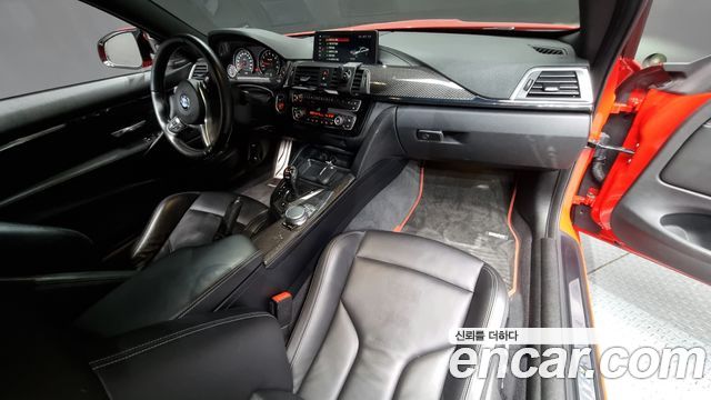 BMW M4 — interior