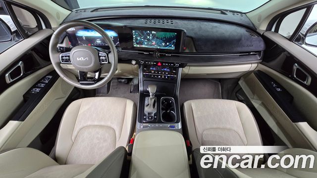 Kia Carnival — interior