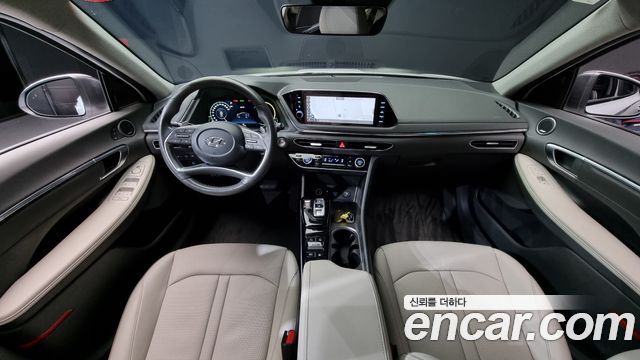 Hyundai Sonata — interior