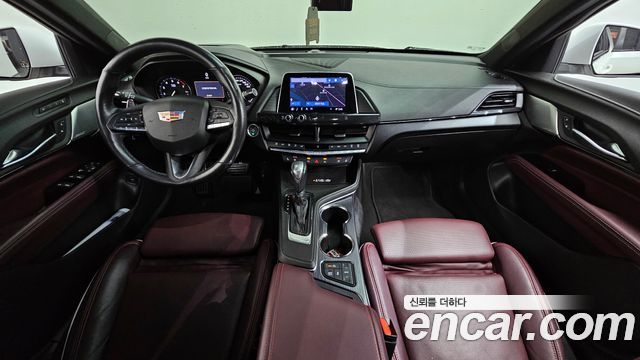 Cadillac CT4 — interior