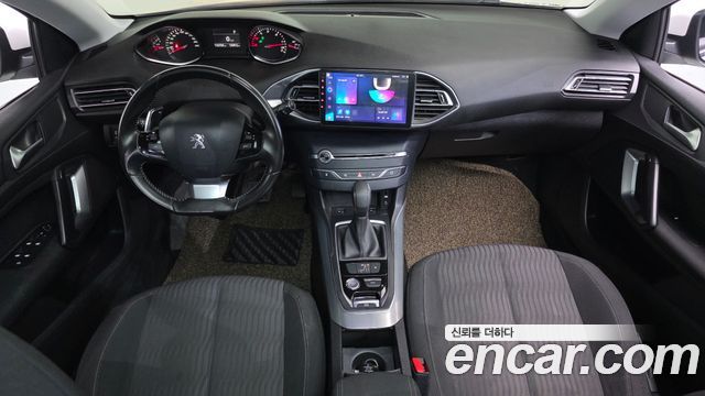 Peugeot 308 — interior