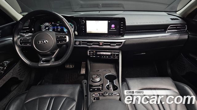 Kia K5 — interior