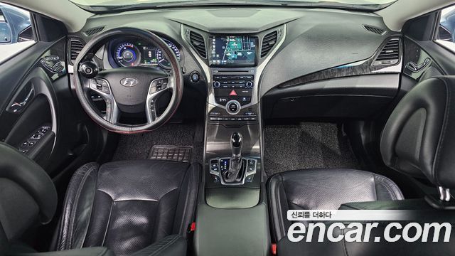 Hyundai Grandeur — interior