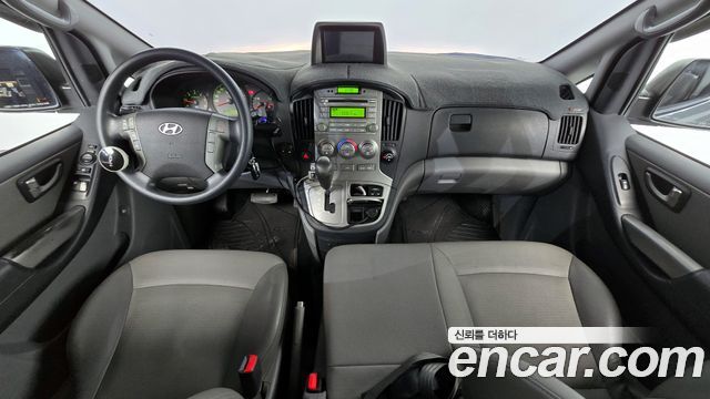 Hyundai Starex — interior