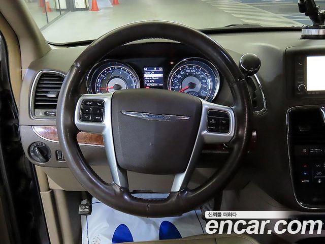 Chrysler Grand Voyager — interior