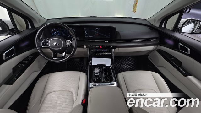 Kia Carnival — interior