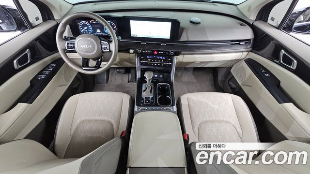 Kia Carnival — interior