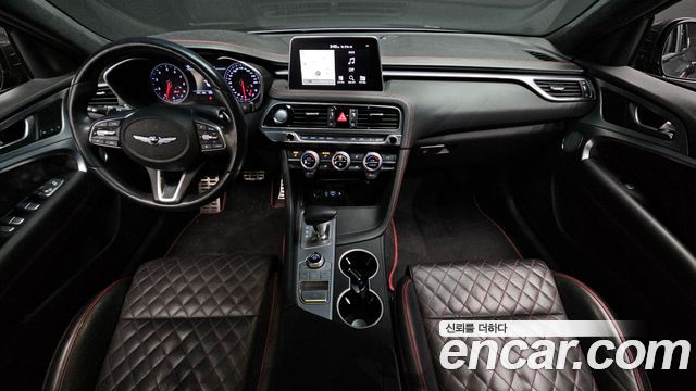 Genesis G70 — interior