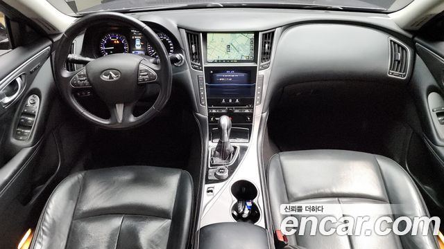 Infiniti Q50 — interior