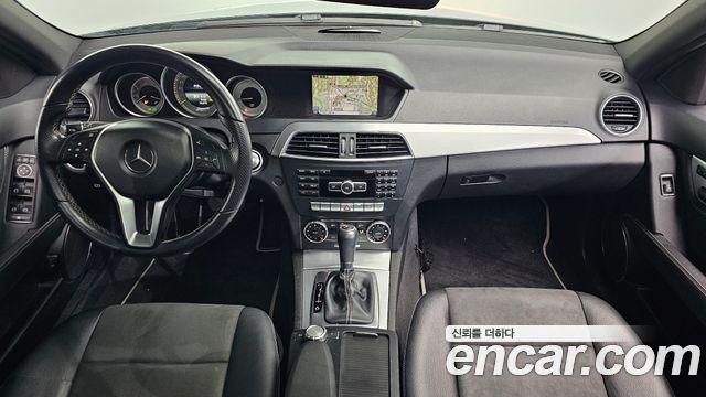 Mercedes-Benz C-Class — interior