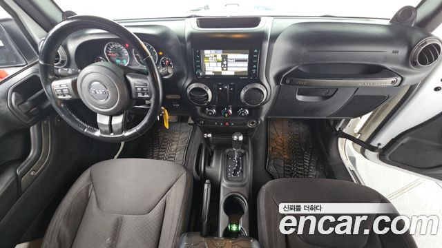 Jeep Wrangler — interior