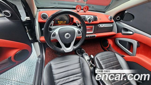 Smart ForTwo — interior