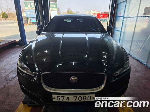 Jaguar XE — exterior