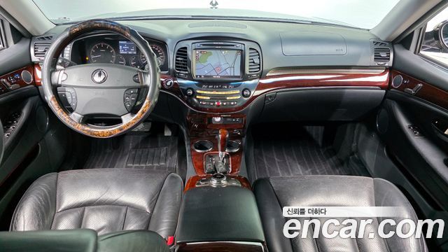 KG Mobility Chairman — interior