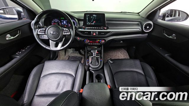 Kia K3 — interior