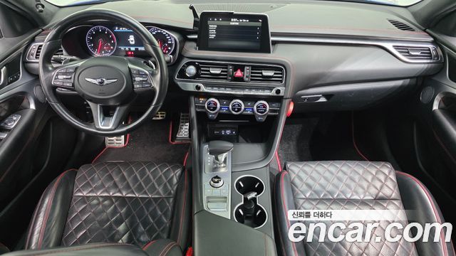 Genesis G70 — interior