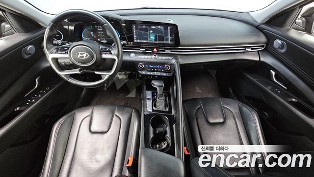 Hyundai Avante — interior