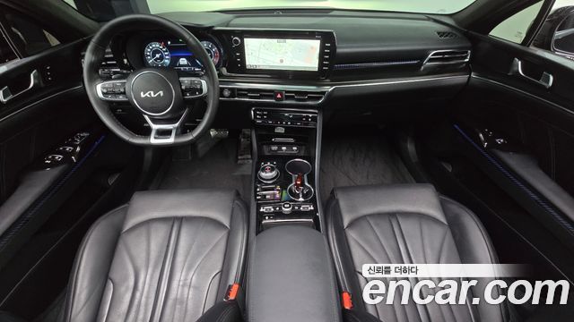 Kia K5 — interior
