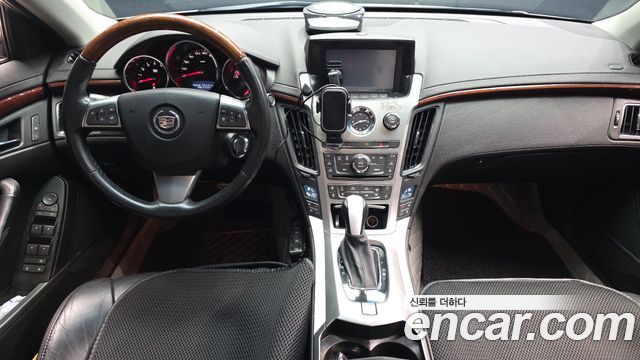 Cadillac CTS — interior