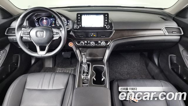 Honda Accord — interior