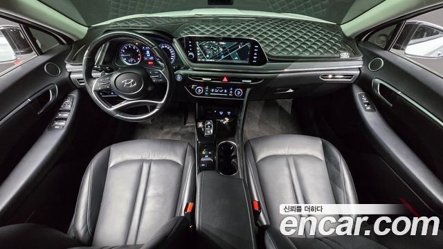 Hyundai Sonata — interior