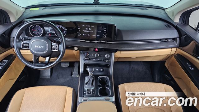 Kia Carnival — interior
