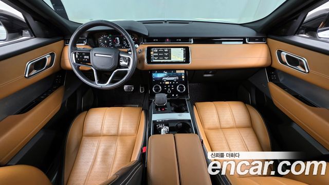Land Rover Range Rover Velar — interior