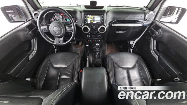 Jeep Wrangler — interior