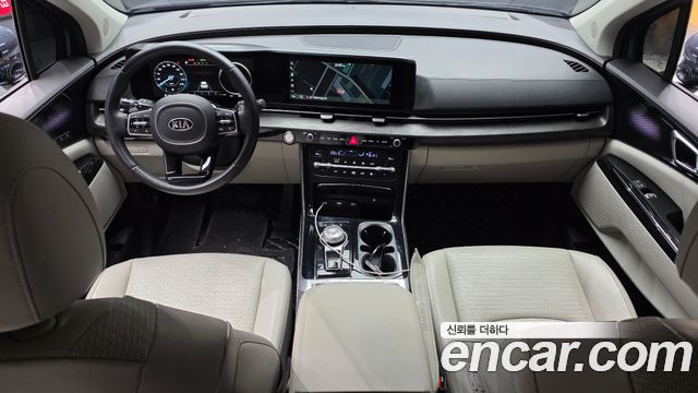Kia Carnival — interior