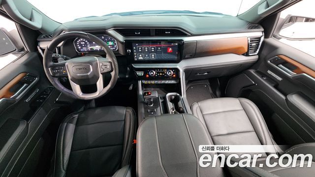 GMC Sierra — interior