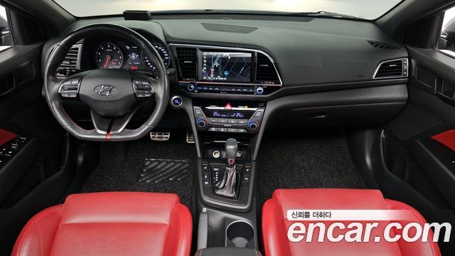 Hyundai Avante — interior