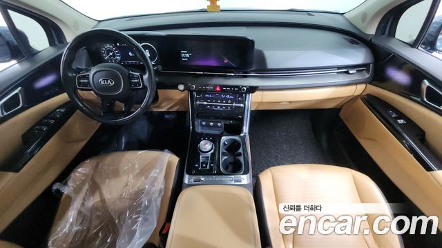Kia Carnival — interior