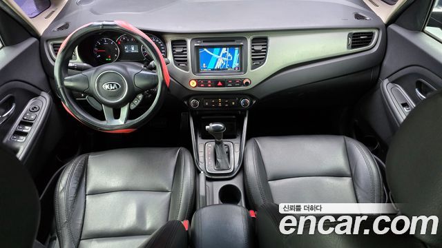 Kia Carens — interior