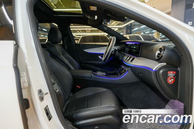 Mercedes-Benz E-Class — interior