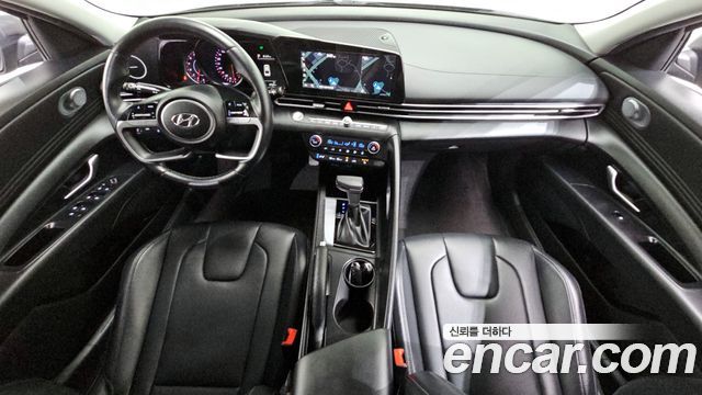 Hyundai Avante — interior