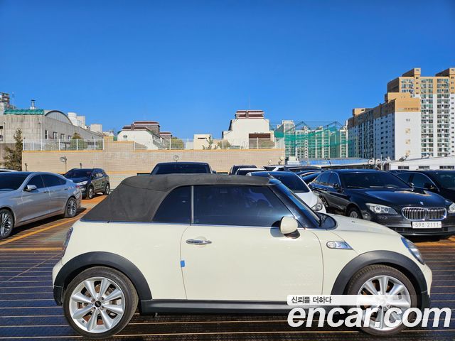 MINI Cooper Convertible — interior