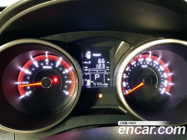 KG Mobility Tivoli — interior