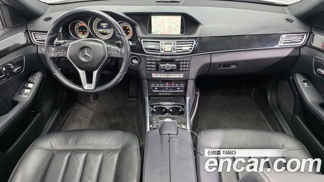 Mercedes-Benz E-Class — interior