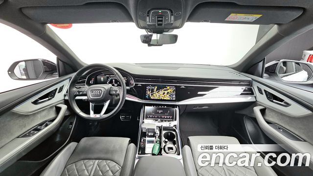 Audi Q8 — interior
