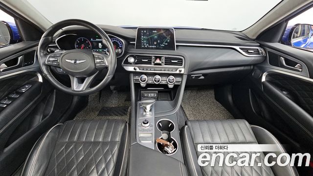 Genesis G70 — interior
