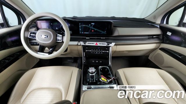Kia Carnival — interior